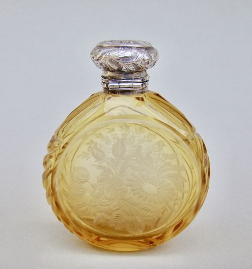 fig 1. EXQUISITE VICTORIAN SILVER & ETCHED AMBER GLASS SCENT BOTTLE, CIRCA 1890