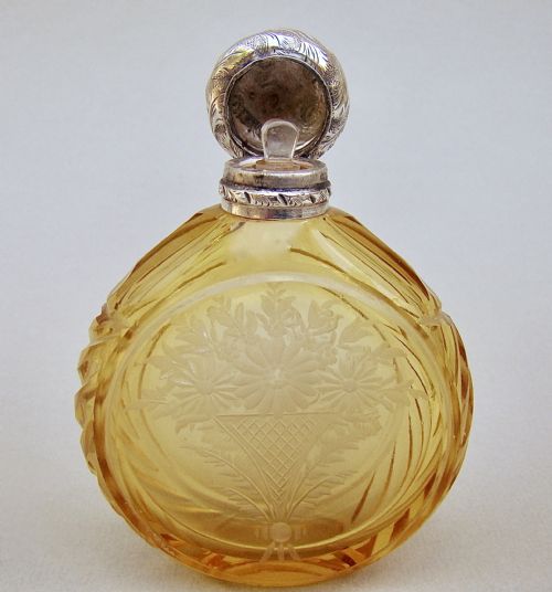 fig 2. EXQUISITE VICTORIAN SILVER & ETCHED AMBER GLASS SCENT BOTTLE, CIRCA 1890