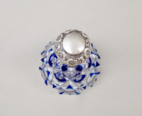 fig 2. STUNNING EDWARDIAN SILVER AND BRISTOL BLUE OVERLAY BOHEMIAN GLASS SCENT BOTTLE BY CHARLES MAY, BIRMINGHAM 1909
