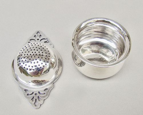 fig 2. ELEGANT ART DECO SILVER TEA STRAINER & STAND BY THE BARKER BROTHERS, BIRMINGHAM 1939