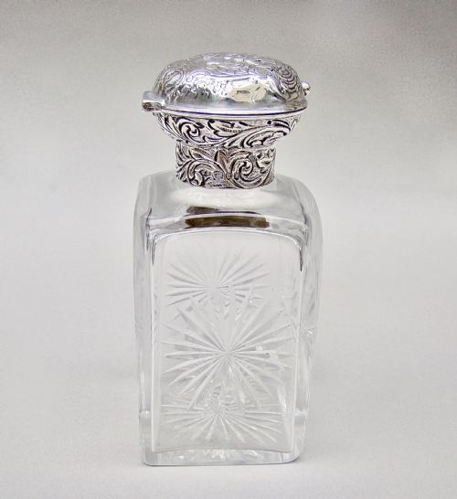 fig 2. STUNNING VICTORIAN SILVER & CUT GLASS SCENT BOTTLE BY WILLIAM COMYNS, LONDON 1892