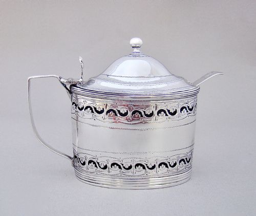 fig 1. ELEGANT GEORGIAN SILVER MUSTARD POT BY CRISPIN FULLER, LONDON 1801