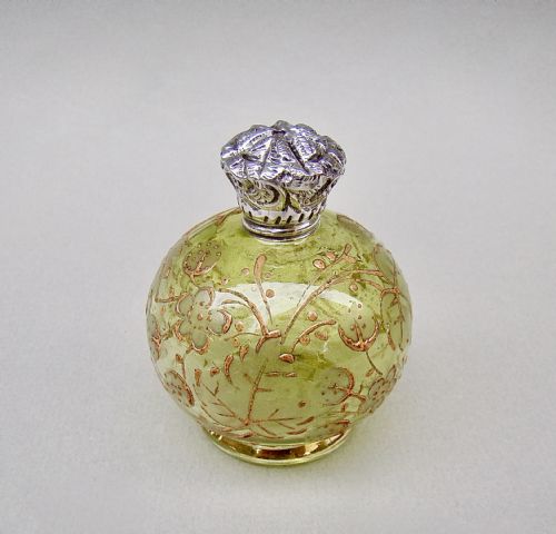fig 1. DELIGHTFUL 19TH C. MOSER SILVER MOUNTED GREEN AND GILT GLASS SCENT BOTTLE, CIRCA 1890