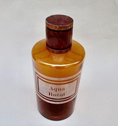 fig 1. FABULOUS 19TH CENTURY FRENCH ETCHED AMBER GLASS APOTHECARY JAR, CIRCA 1890