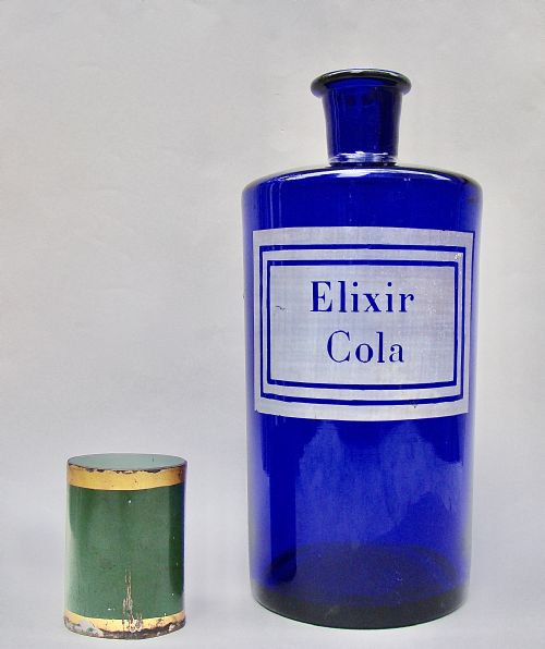 fig 2. RARE 19TH CENTURY FRENCH ETCHED BRISTOL BLUE GLASS APOTHECARY JAR, CIRCA 1890