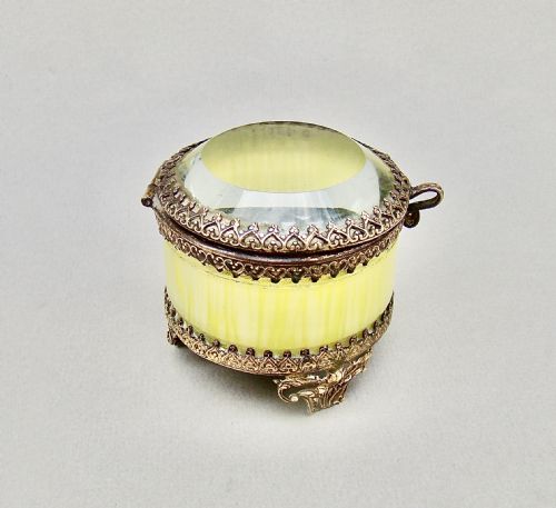 fig 2. UNUSUAL SMALL 19TH C. FRENCH ORMULU & LIME GREEN GLASS TRINKET BOX, CIRCA 1890