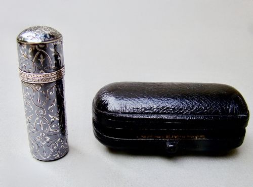 fig 2. VERY RARE FRENCH PALAIS ROYAL NIELLO SILVER CASED SCENT BOTTLE, CIRCA 1870