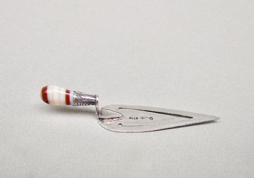 Unusual George V Silver and Banded Agate Trowel Bookmark by Adie & Lovekin, Birmingham 1925