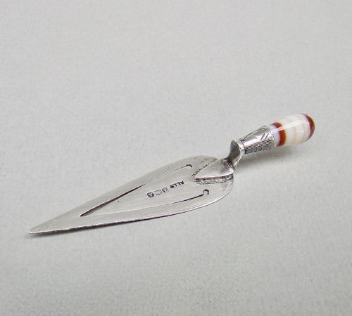 fig 1. UNUSUAL GEORGE V SILVER AND BANDED AGATE TROWEL BOOKMARK BY ADIE & LOVEKIN, BIRMINGHAM 1925