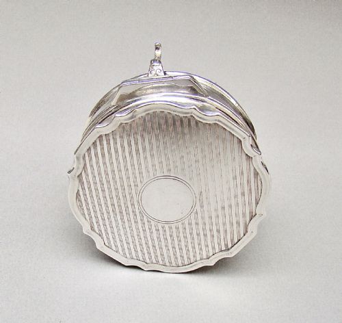fig 3. GEORGE V SILVER JEWELLERY BOX BY WALKER & HALL, BIRMINGHAM 1917