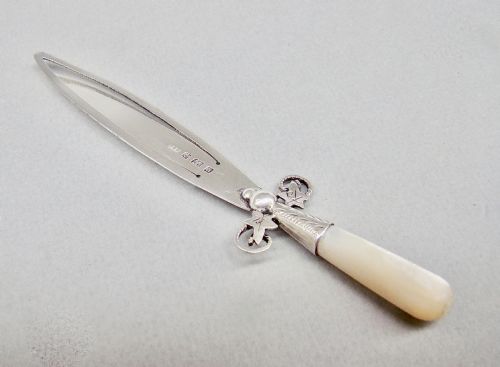 fig 2. EDWARDIAN SILVER & MOTHER OF PEARL SWORD SHAPED BOOKMARK BY CRISFORD & NORRIS, BIRMINGHAM 1901