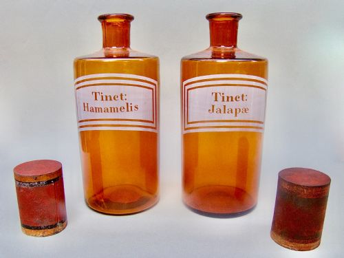 fig 2. RARE PAIR OF 19TH CENTURY FRENCH ETCHED AMBER GLASS APOTHECARY JARS, CIRCA 1890