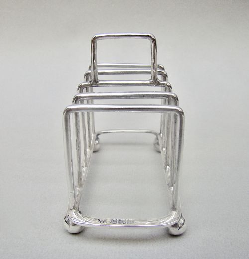 fig 2. ELEGANT EDWARDIAN SILVER TOAST RACK BY THE C.E. NIXON, SHEFFIELD 1907