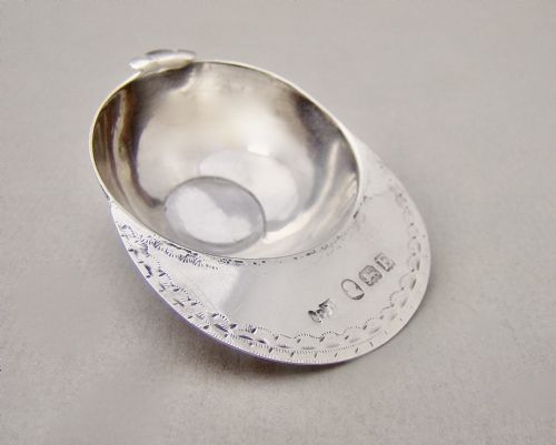 fig 2. GEORGIAN SILVER JOCKEY CAP CADDY SPOON BY ELIZABETH MORLEY, LONDON 1800