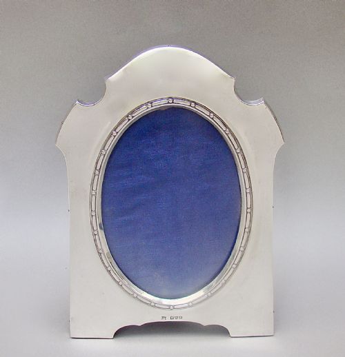fig 3. ELEGANT EDWARDIAN SILVER PHOTO FRAME BY JAMES DEAKIN & SONS, CHESTER 1907