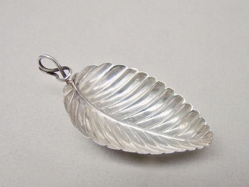 fig 1. GEORGIAN SILVER LEAF-SHAPED CADDY SPOON BY COCKS & BETTRIDGE, BIRMINGHAM 1805