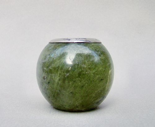 fig 2. SMALL AND EXQUISITE EDWARDIAN SILVER MOUNTED MOSS AGATE MATCH STRIKER BY JAMES SWANN & SON BIRMINGHAM 1907