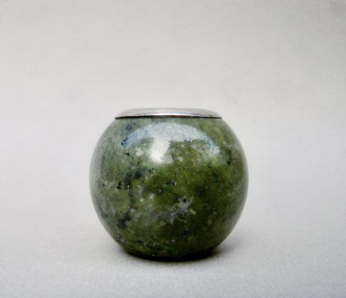fig 3. SMALL AND EXQUISITE EDWARDIAN SILVER MOUNTED MOSS AGATE MATCH STRIKER BY JAMES SWANN & SON BIRMINGHAM 1907