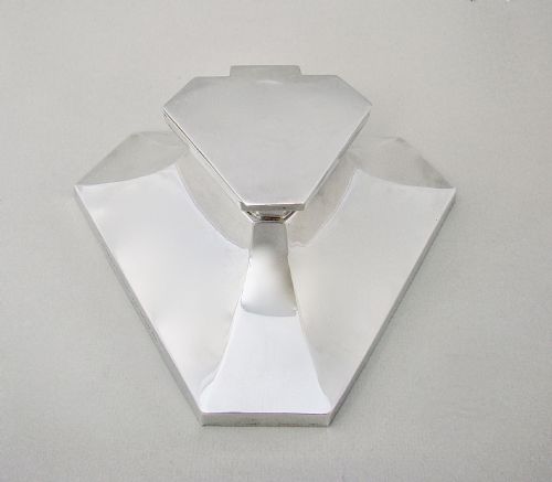 fig 1. FABULOUS ART DECO LARGE SIZE SILVER INKWELL BY THE GOLDSMITHS & SILVERSMITHS COMPANY, LONDON 1939