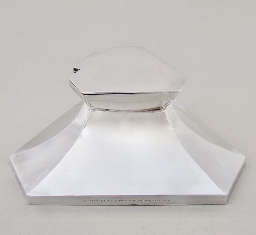fig 3. FABULOUS ART DECO LARGE SIZE SILVER INKWELL BY THE GOLDSMITHS & SILVERSMITHS COMPANY, LONDON 1939