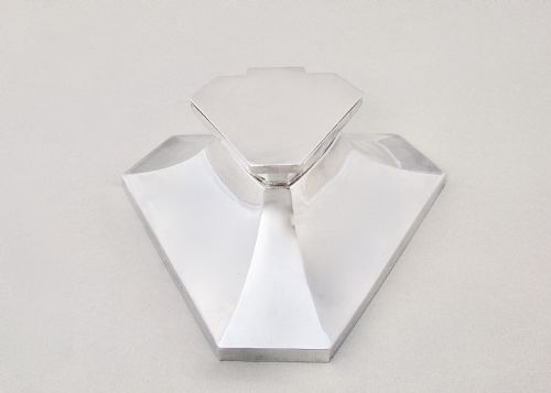 Fabulous Art Deco Large Size Silver Inkwell by the Goldsmiths & Silversmiths Company, London 1939