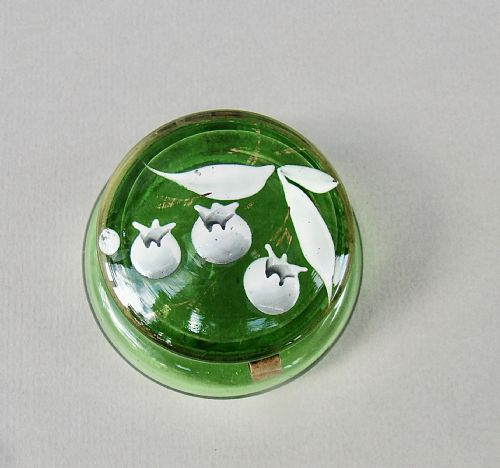 fig 1. DELIGHTFUL 19TH CENTURY FRENCH GREEN GLASS ENAMELLED TRINKET BOX, CIRCA 1890