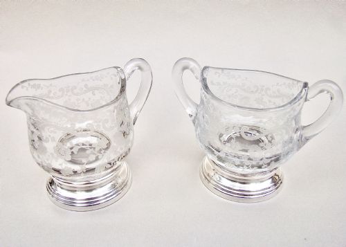 fig 2. AMERICAN STERLING SILVER CHANTILLY PATTERN ETCHED GLASS CREAM JUG & SUGAR BY THE SHEFFIELD SILVER CO, NEW YORK, CIRCA 1900