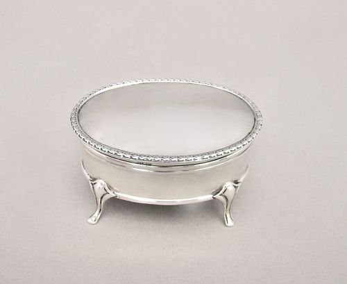 Superb George V Solid Silver Jewellery Box by Synyer & Beddoes, Birmingham 1918