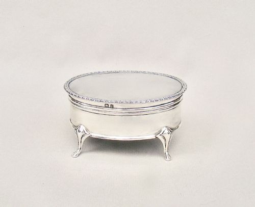 fig 1. SUPERB GEORGE V SOLID SILVER JEWELLERY BOX BY SYNYER & BEDDOES, BIRMINGHAM 1918