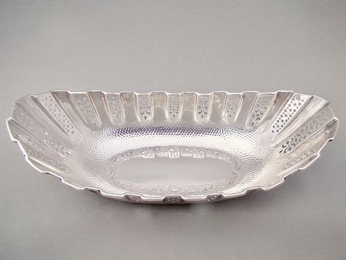 fig 1. ELEGANT ARTS & CRAFT SPOT-HAMMERED SILVER BREAD BASKET BY JAMES DIXON & SONS, SHEFFIELD 1902