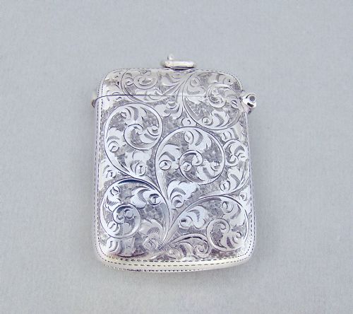 fig 1. LARGE EDWARDIAN SILVER VESTA CASE BY WILLIAM NEALE, CHESTER 1905