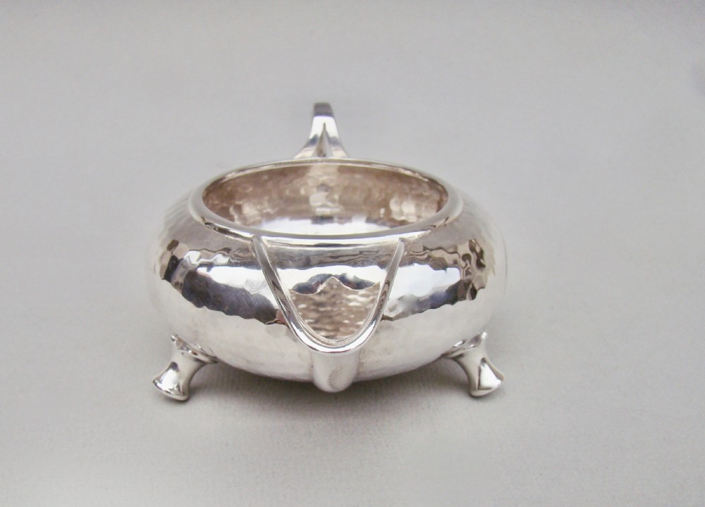 EXQUISITE ARTS & CRAFT SILVER CREAM JUG BY FATTORINI & SONS, BIRMINGHAM 1905 View VIII
