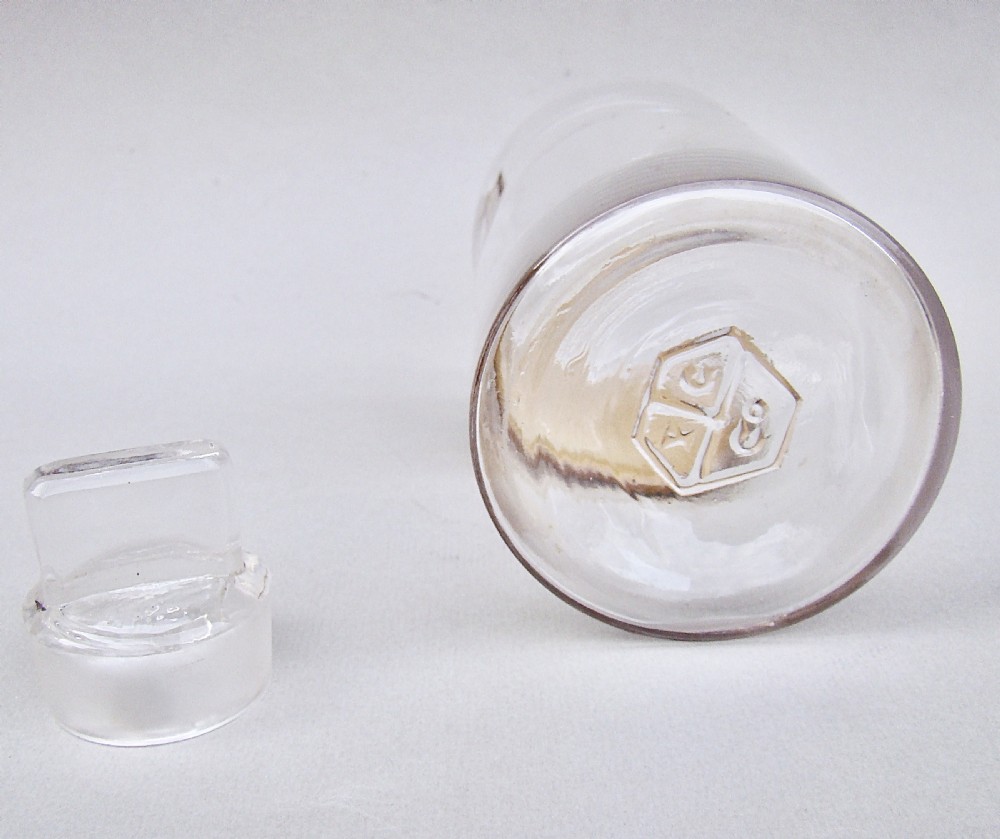 VICTORIAN CHEMIST OR APOTHECARY JAR, CIRCA 1890 View VII