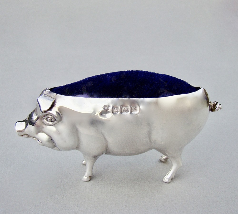 LARGE GEORGE V SILVER “ PIG” PIN CUSHION, BIRMINGHAM 1920