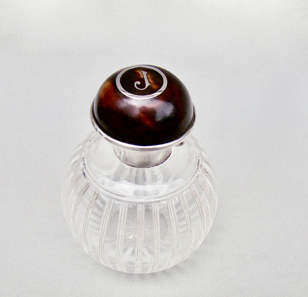 EXQUISITE GEORGE V SILVER & PIQUE TORTOISESHELL SCENT BOTTLE BY MAPPIN & WEBB, CHESTER 1914