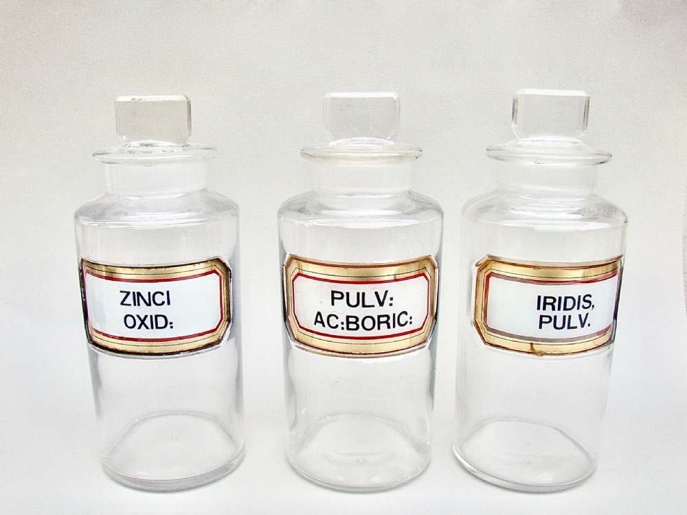 SET OF THREE VICTORIAN MEDIUM SIZED APOTHECARY JARS, CIRCA 1890