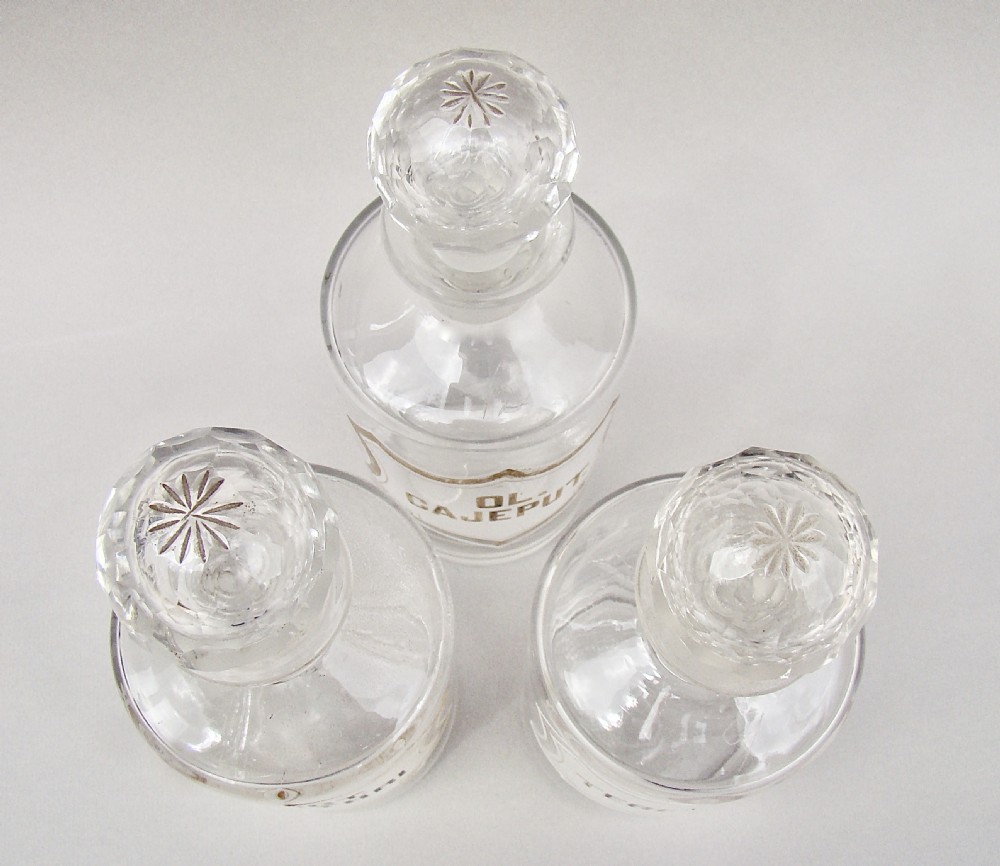 RARE SET OF THREE SMALL VICTORIAN WHITE LABEL APOTHECARY JARS, CIRCA 1890 View IV
