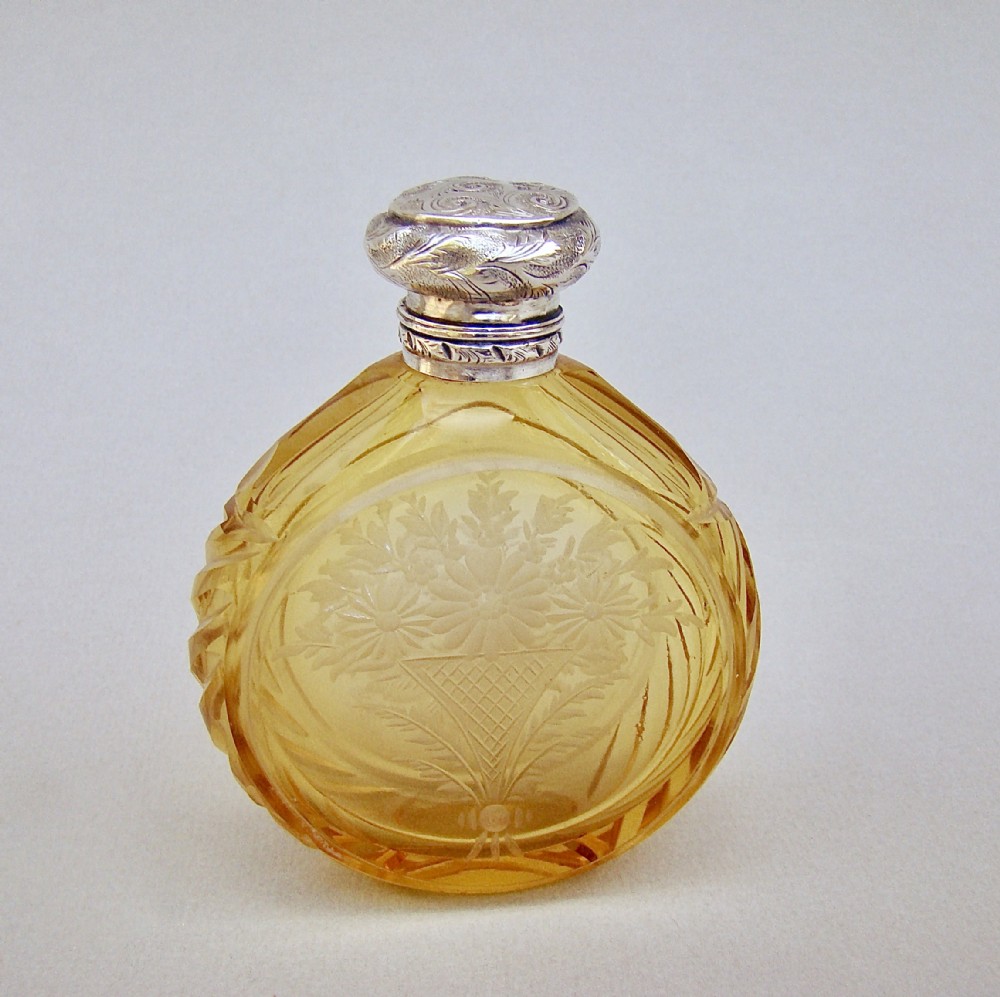 EXQUISITE VICTORIAN SILVER & ETCHED AMBER GLASS SCENT BOTTLE, CIRCA 1890