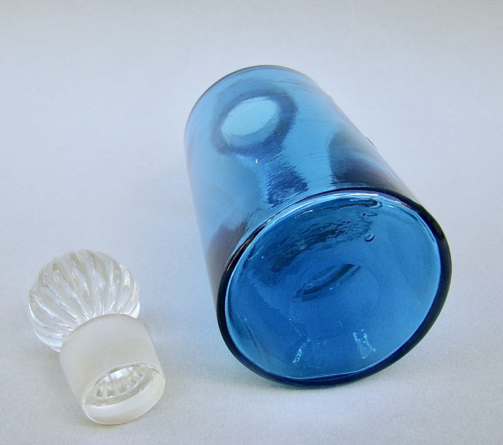 RARE 19TH CENTURY FRENCH TURQUOISE GLASS SMALL APOTHECARY JAR, CIRCA 1890 View V