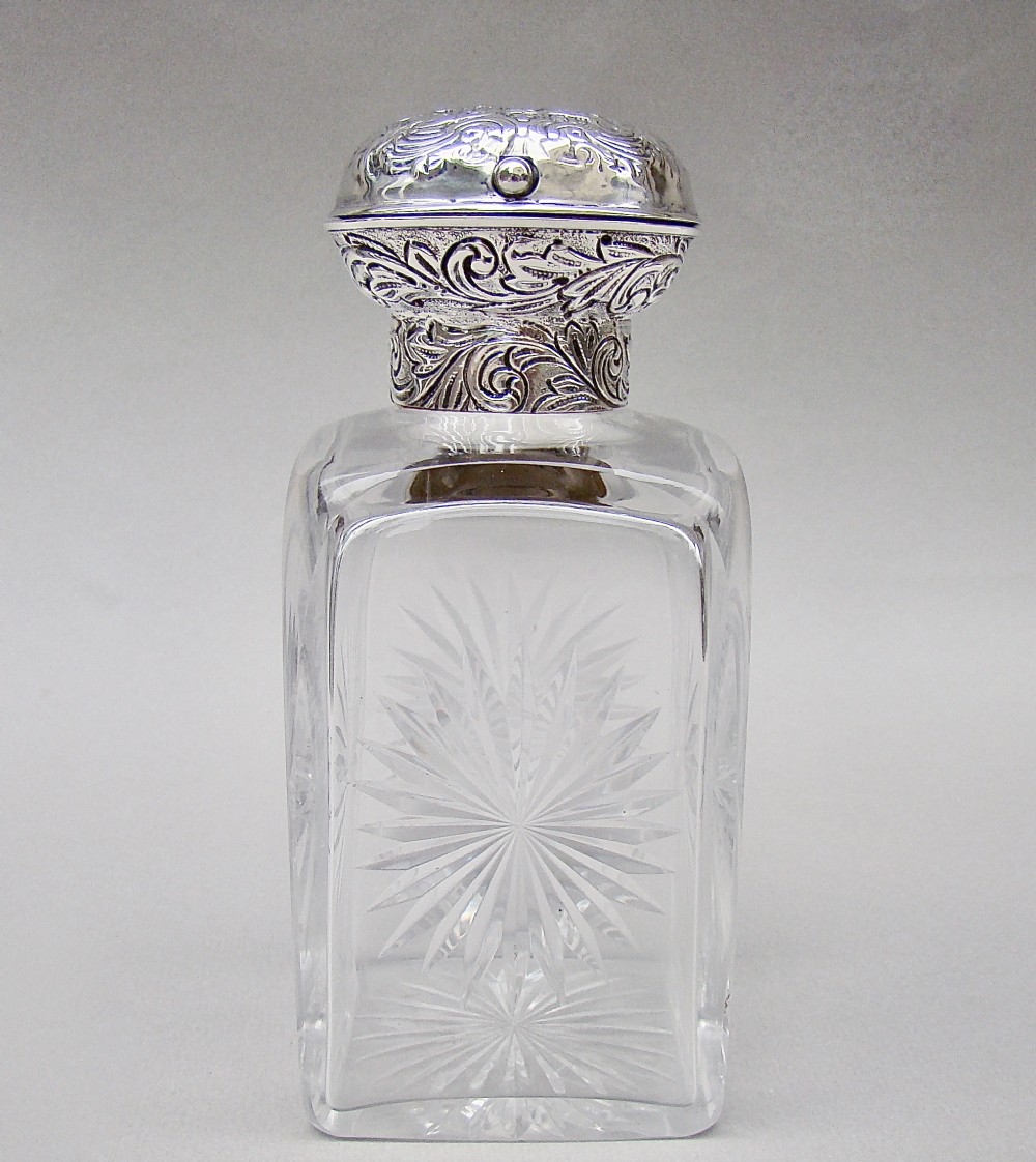 STUNNING VICTORIAN SILVER & CUT GLASS SCENT BOTTLE BY WILLIAM COMYNS, LONDON 1892