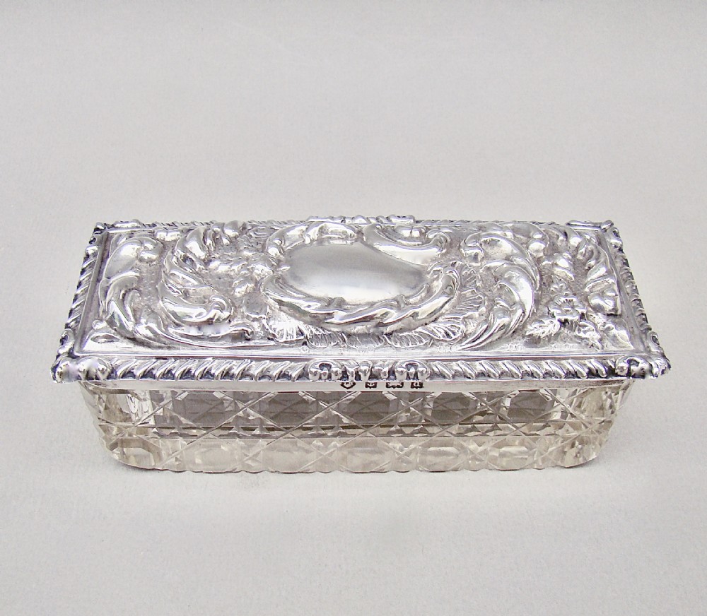 EDWARDIAN SILVER DRESSING TABLE JAR BY THOMAS HAYES, BIRMINGHAM 1903

