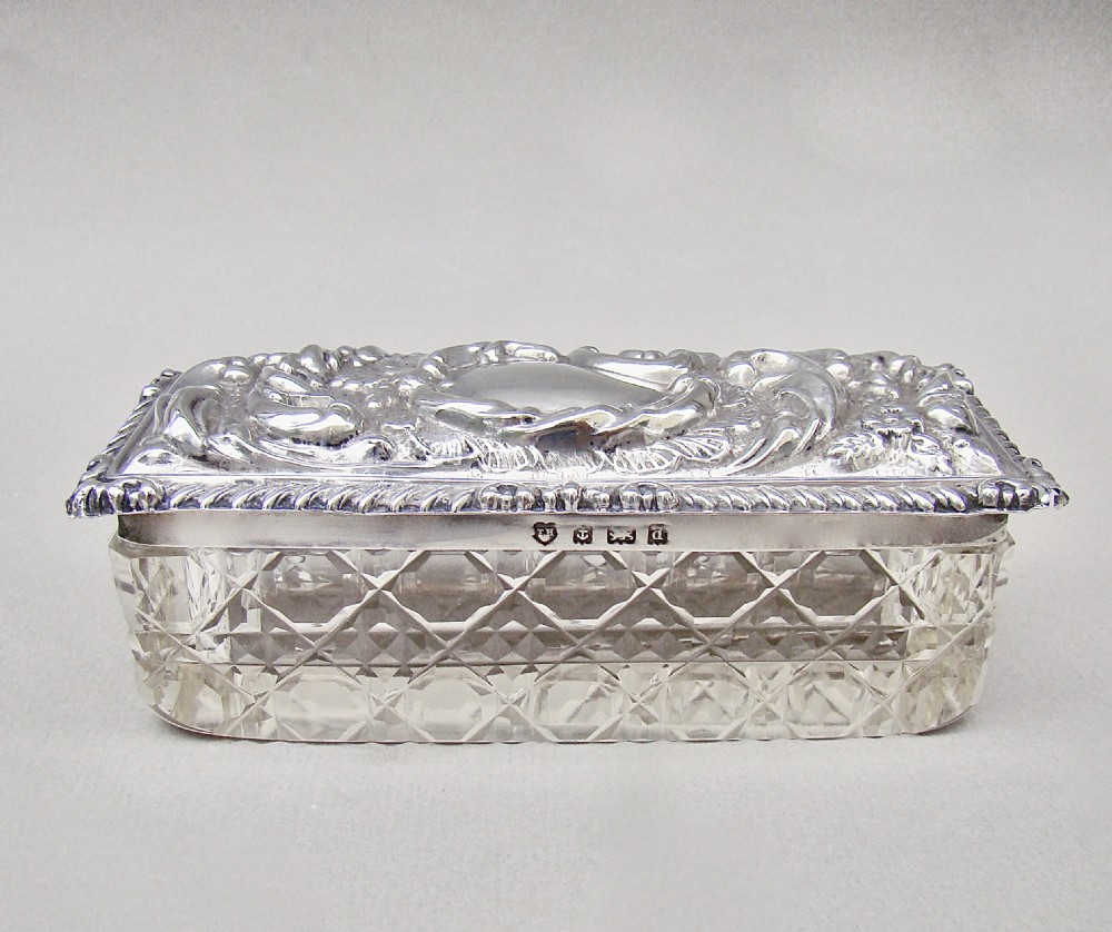 EDWARDIAN SILVER DRESSING TABLE JAR BY THOMAS HAYES, BIRMINGHAM 1903

 View II