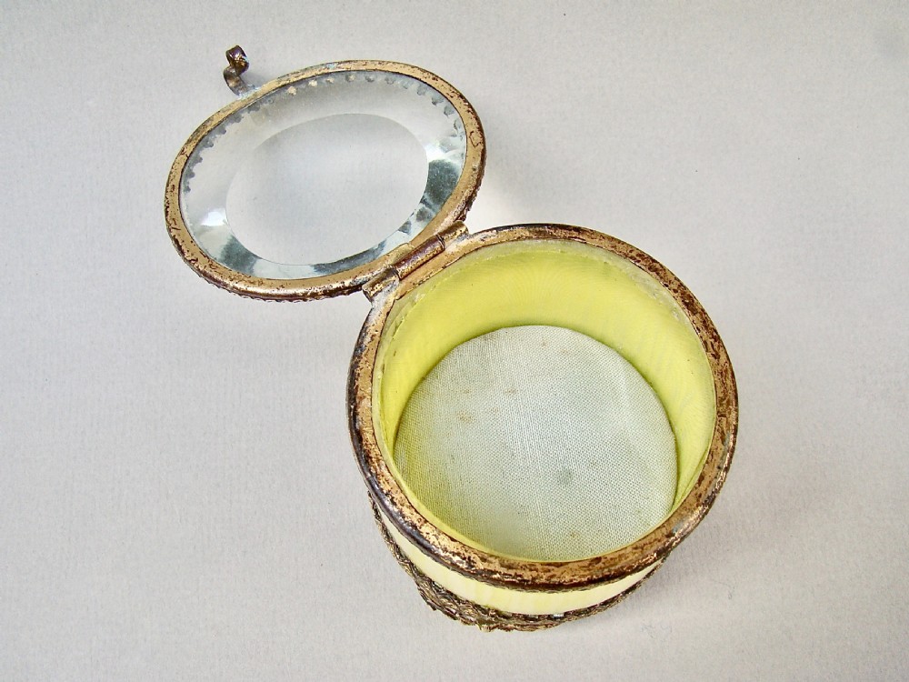 UNUSUAL SMALL 19TH C. FRENCH ORMULU & LIME GREEN GLASS TRINKET BOX, CIRCA 1890 View V