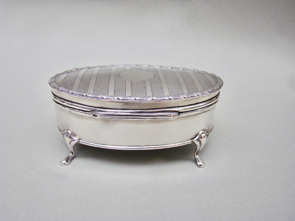 SUPERB GEORGE V SOLID SILVER JEWELLERY BOX BY SYNYER & BEDDOES, BIRMINGHAM 1911 View IV