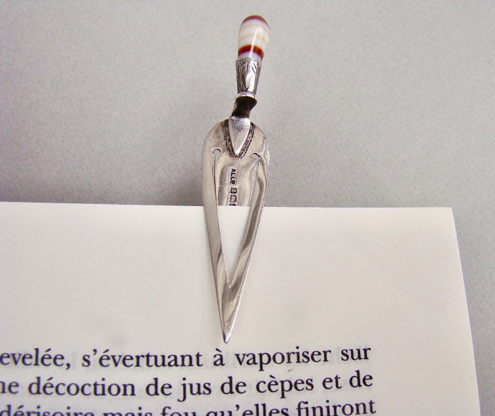 UNUSUAL GEORGE V SILVER AND BANDED AGATE TROWEL BOOKMARK BY ADIE & LOVEKIN, BIRMINGHAM 1925 View VIII