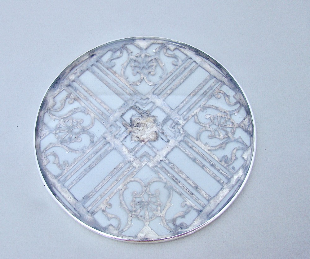 SILVER MOUNTED GLASS TEAPOT STAND BY MAPPIN & WEBB, BIRMINGHAM 1932 View IV