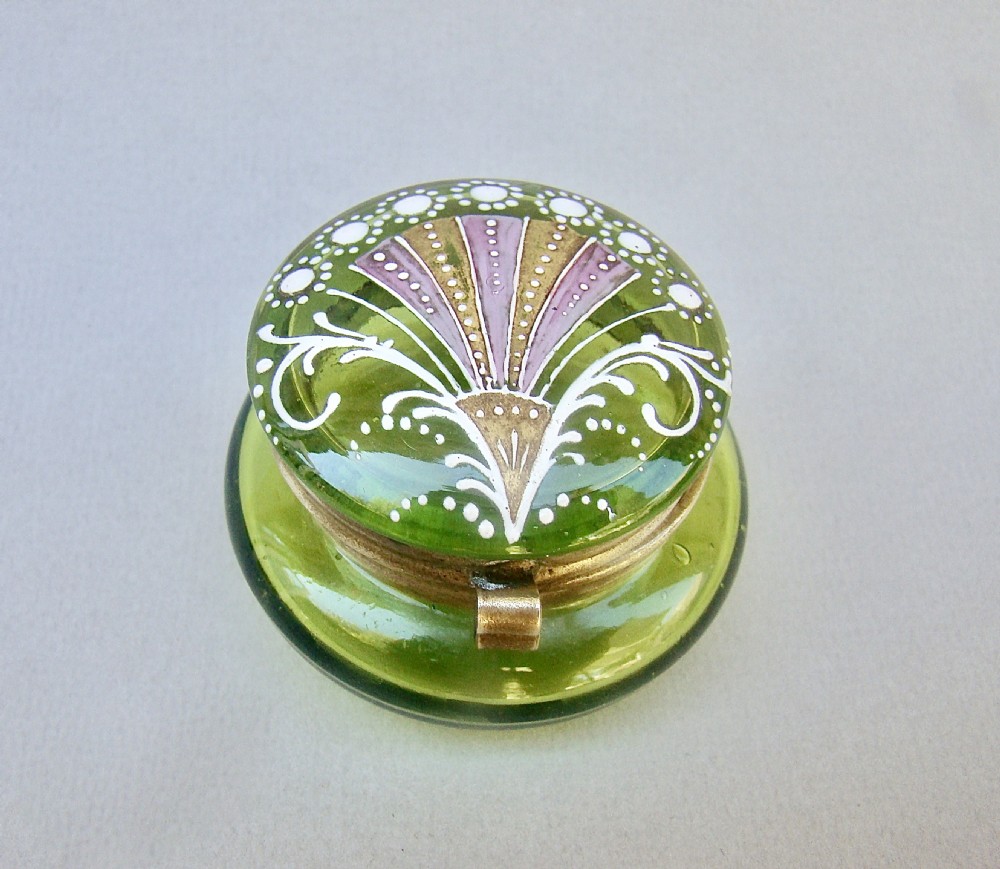 DELIGHTFUL FRENCH ART NOUVEAU GREEN GLASS ENAMELLED TRINKET BOX, CIRCA 1900