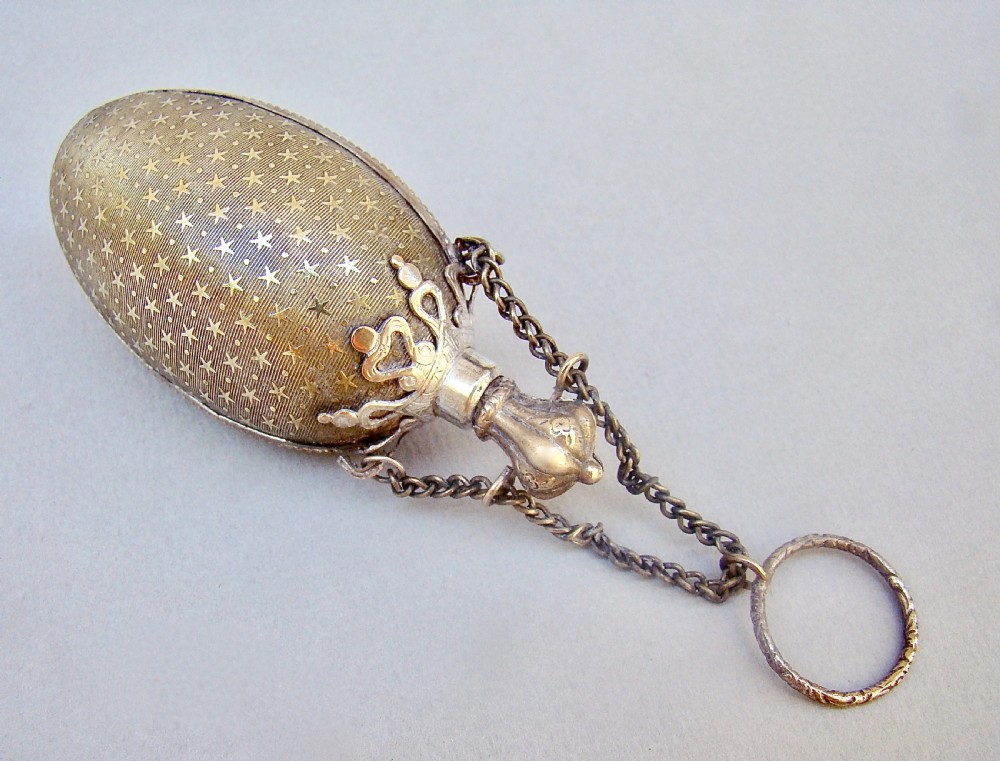 19TH CENTURY FRENCH ORMULU CHATELAINE EGG-SHAPED SCENT BOTTLE, CIRCA 1890 View IV