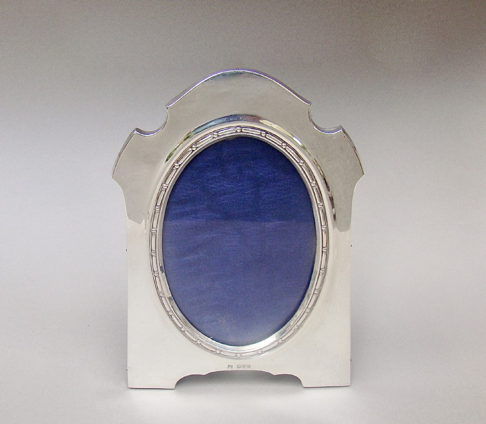 ELEGANT EDWARDIAN SILVER PHOTO FRAME BY JAMES DEAKIN & SONS, CHESTER 1907