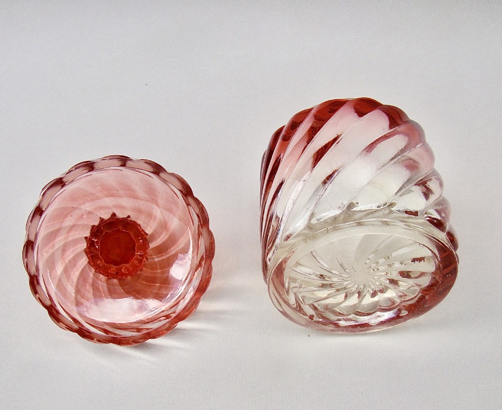 FRENCH BACCARAT BAMBOO PATTERN ROSE TEINTE LIDDED POWDER JAR, CIRCA 1890 View VII